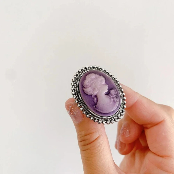 Vintage Lavender Grecian Lady Cameo Adjustable Ring - Picture 6 of 6